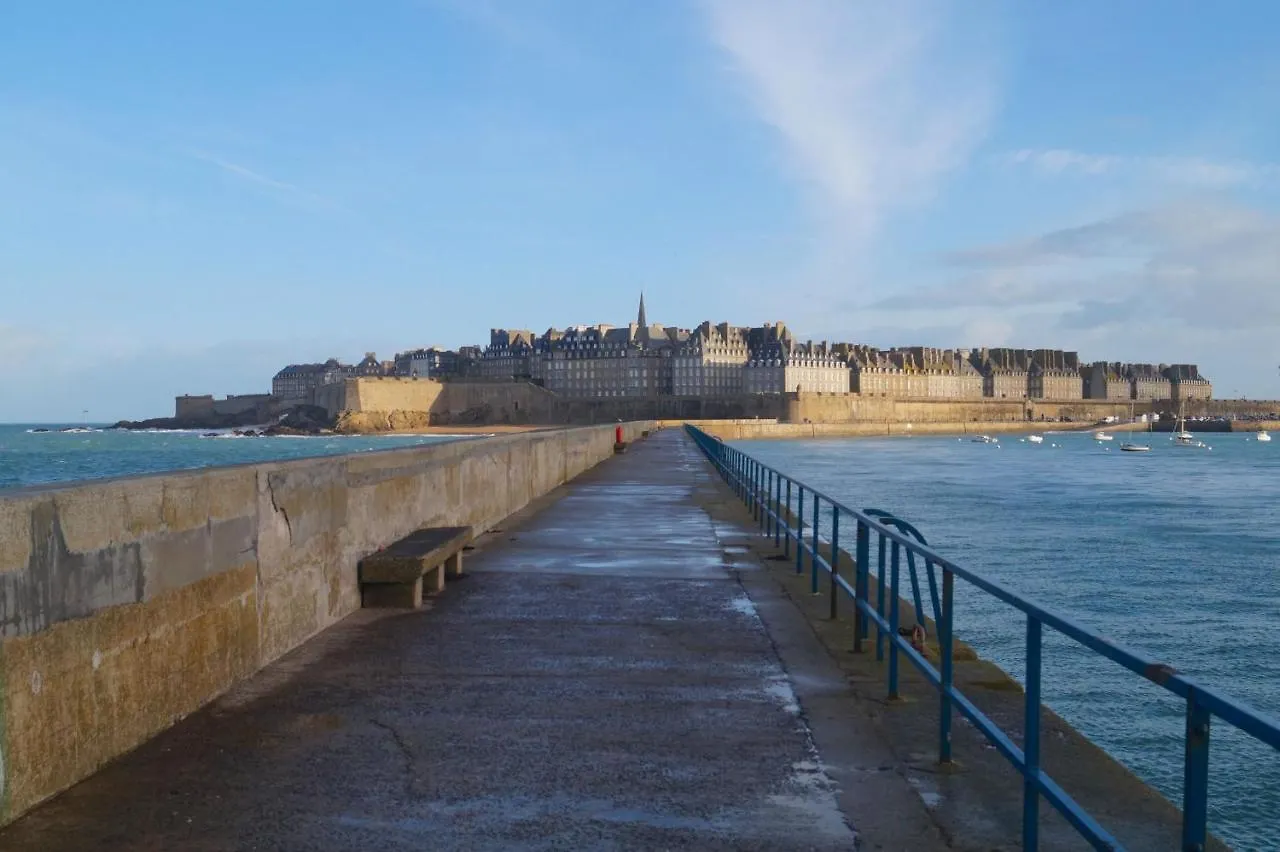 Saint Malo, Malouiniere Le Pre Du Vau Garni Villa France